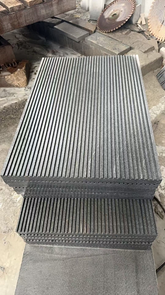 芝麻黑拉絲防滑地鋪石